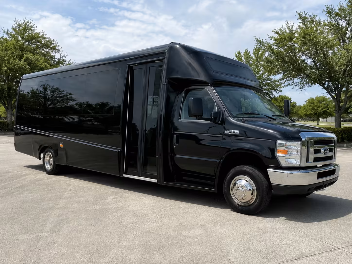 minneapolis 18 passenger minibus rental