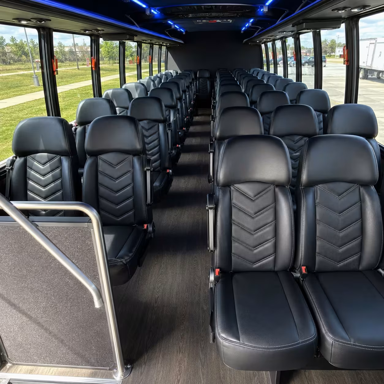 minneapolis 28 passenger minibus rental