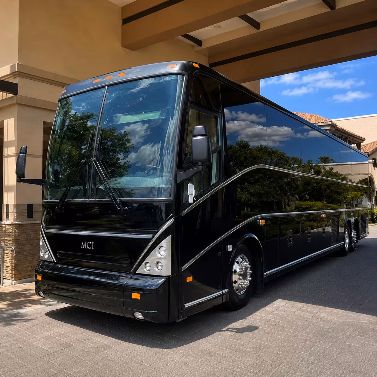 minneapolis bus rentals for museum field trips