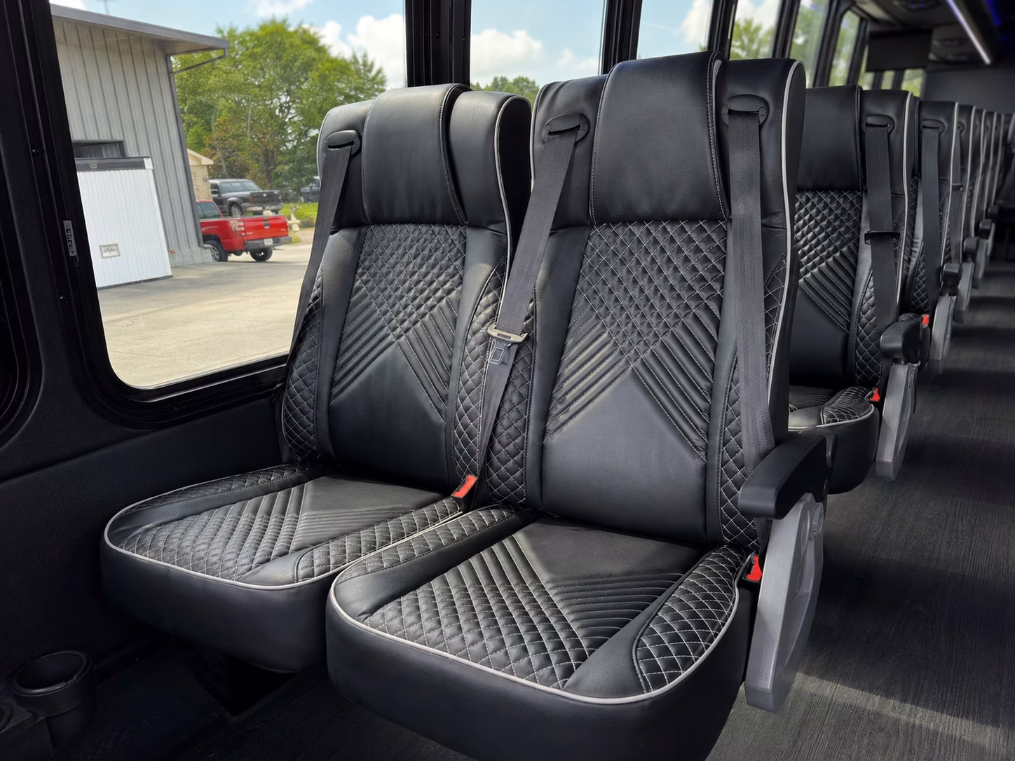 minneapolis charter bus