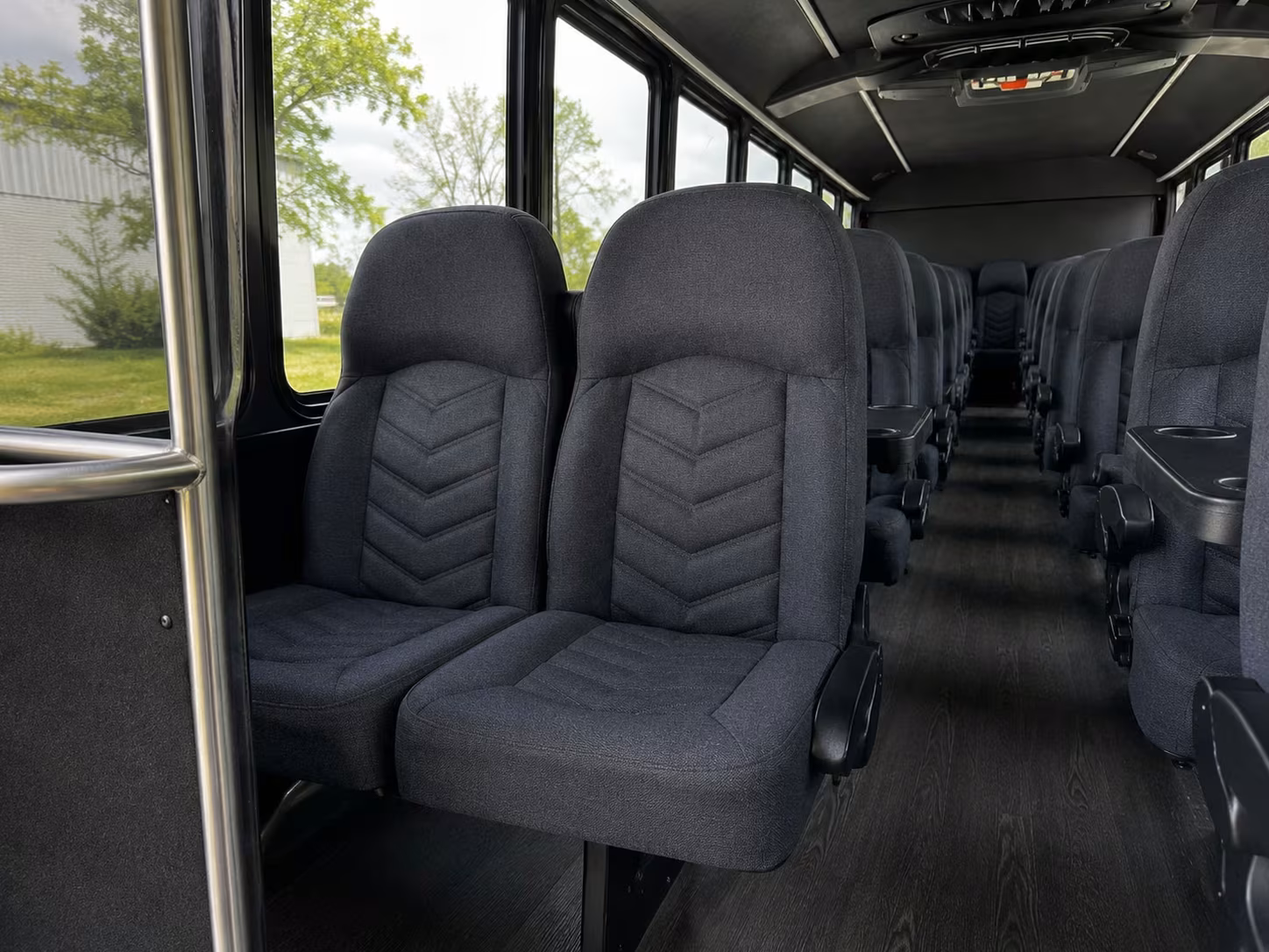 minneapolis minibus rentals for twins games at target field
