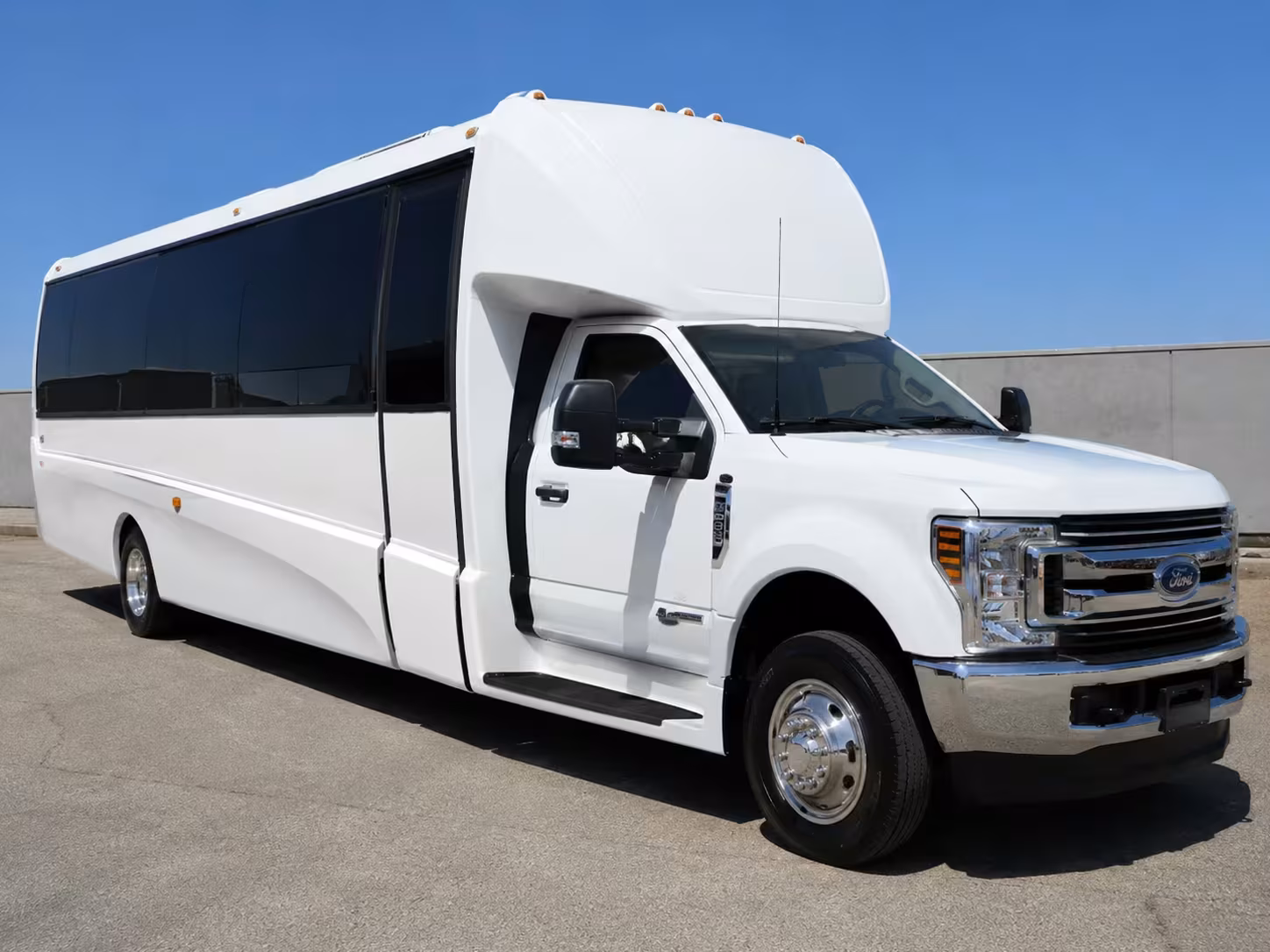 minneapolis minibuses for concerts at the armory varsity theater